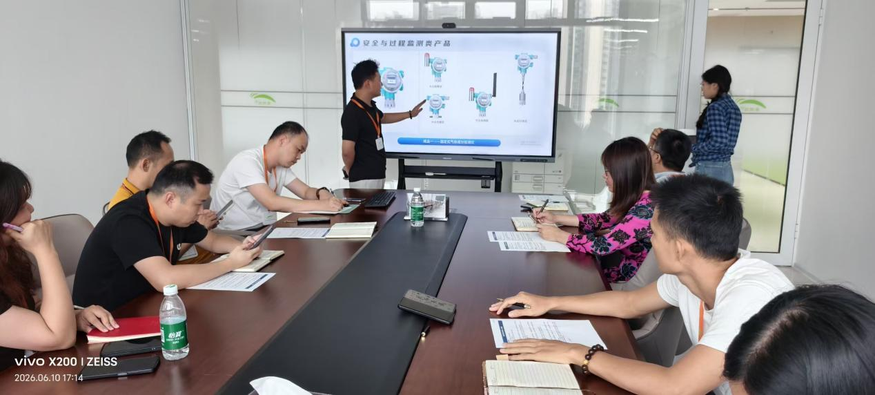 開展轉(zhuǎn)正人員第二輪演講考核錘煉服務(wù)溝通能力